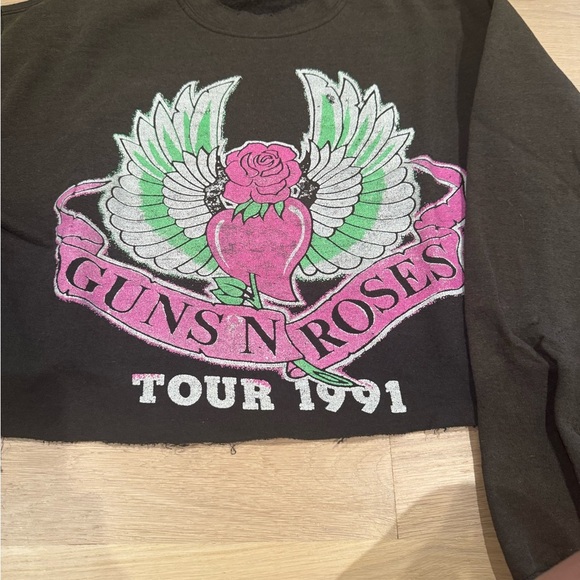MadeWorn Cropped Guns N' Roses Sweatshirt - Picture 3 of 3